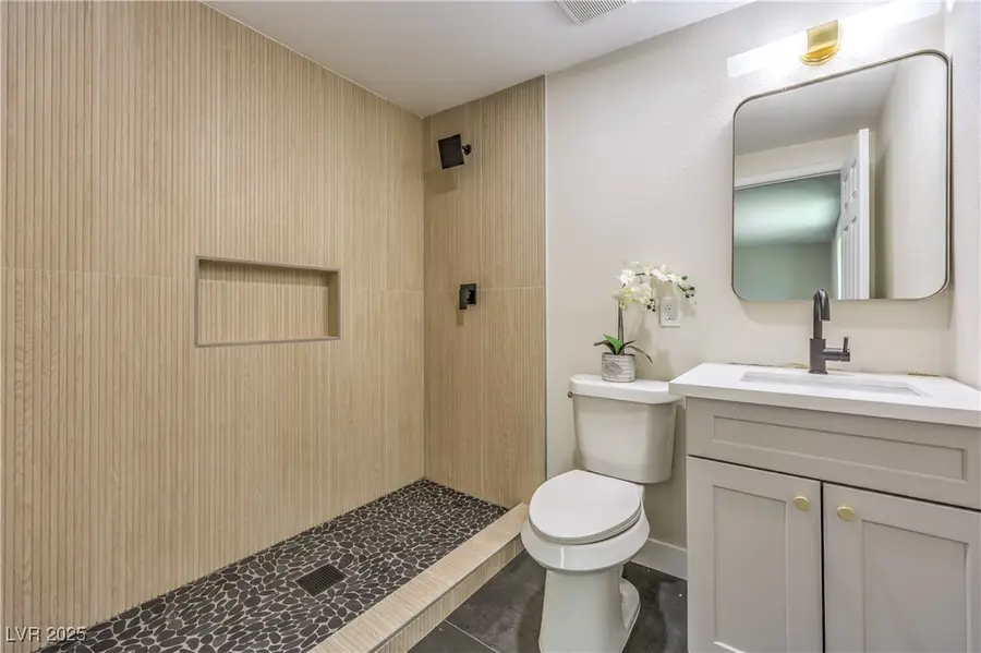4949 E Harmon Avenue, Las Vegas, NV 89121 - Image #3