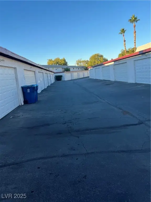 231 Greenbriar Townhouse Way, Las Vegas, NV 89121 - Image #3