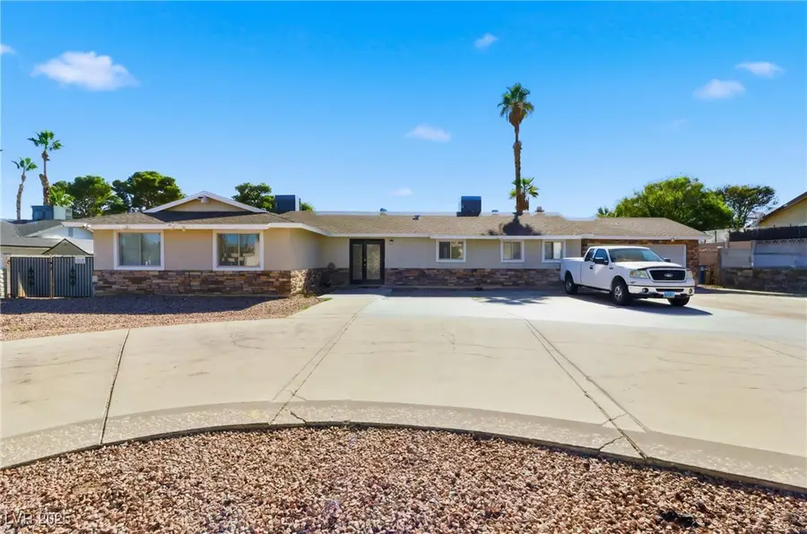 6825 W Oakey Boulevard, Las Vegas, NV 89146 - Image #2