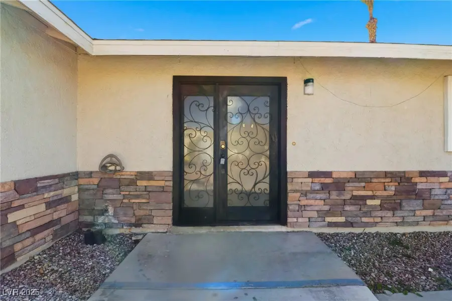 6825 W Oakey Boulevard, Las Vegas, NV 89146 - Image #3