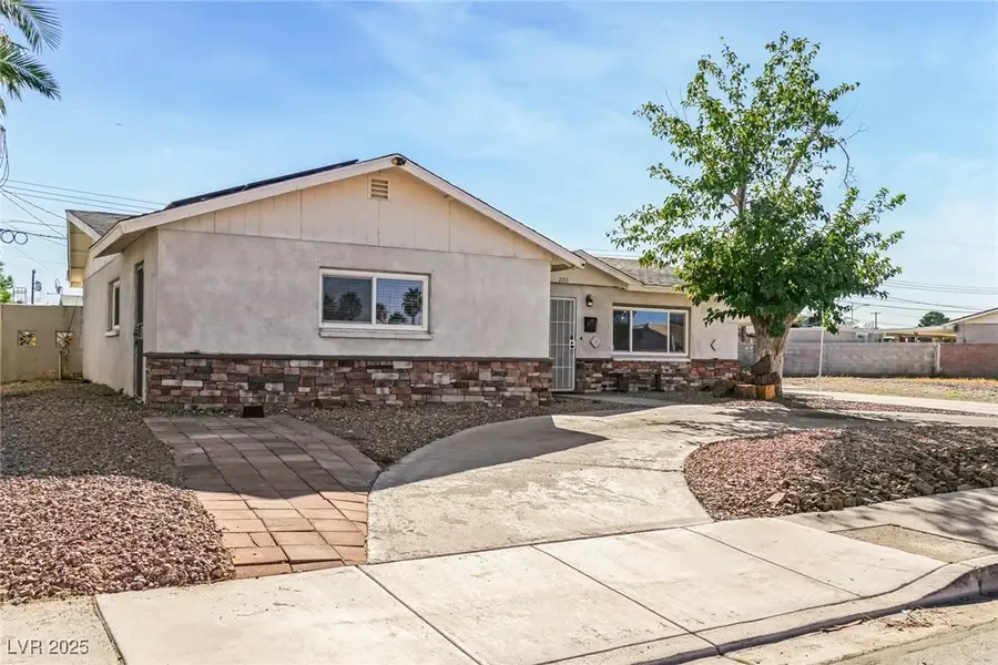 2013 Balzar Avenue, North Las Vegas, NV 89032 - Image #3