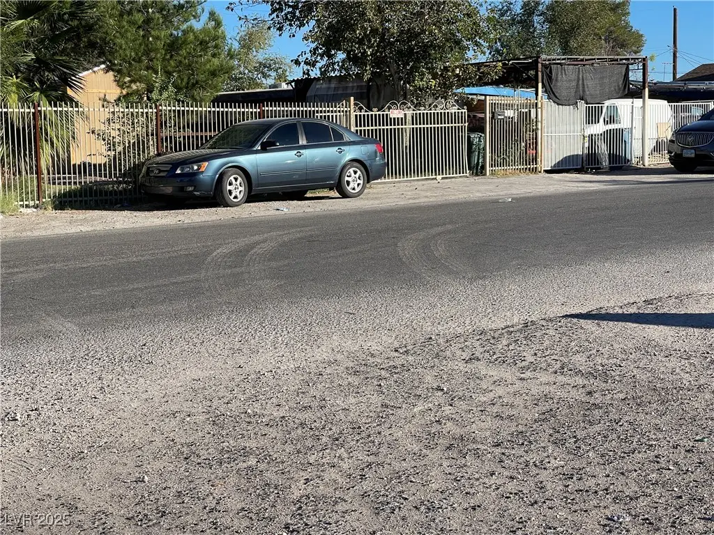 1000 June Avenue, Las Vegas, NV 89104 - Image #1