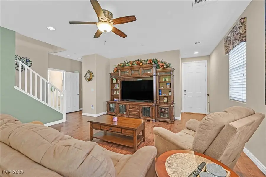 951 E Spiracle Avenue, Henderson, NV 89002 - Image #3