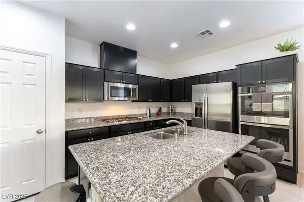 1950 Shanon Michelle Avenue, North Las Vegas, NV 89031