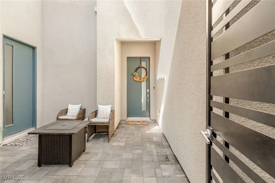 318 Natoire Court, Henderson, NV 89012 - Image #2