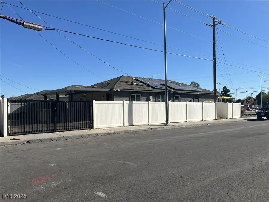 878 W Lake Mead Boulevard, Las Vegas, NV 89106 - Image #3
