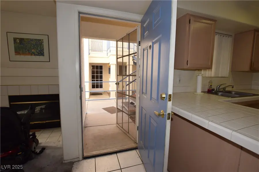 2725 S Nellis Boulevard #1040, Las Vegas, NV 89121 - Image #3