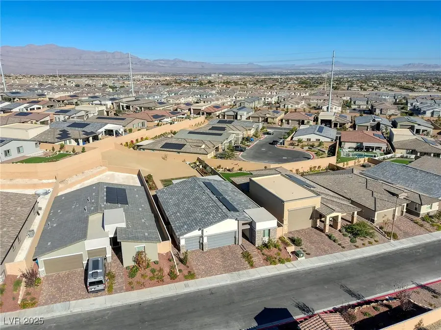 6104 Avery Pointe Street, Las Vegas, NV 89166 - Image #2