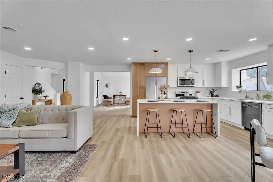 2909 Ivory Reef Court, Las Vegas, NV 89117 - Image #2