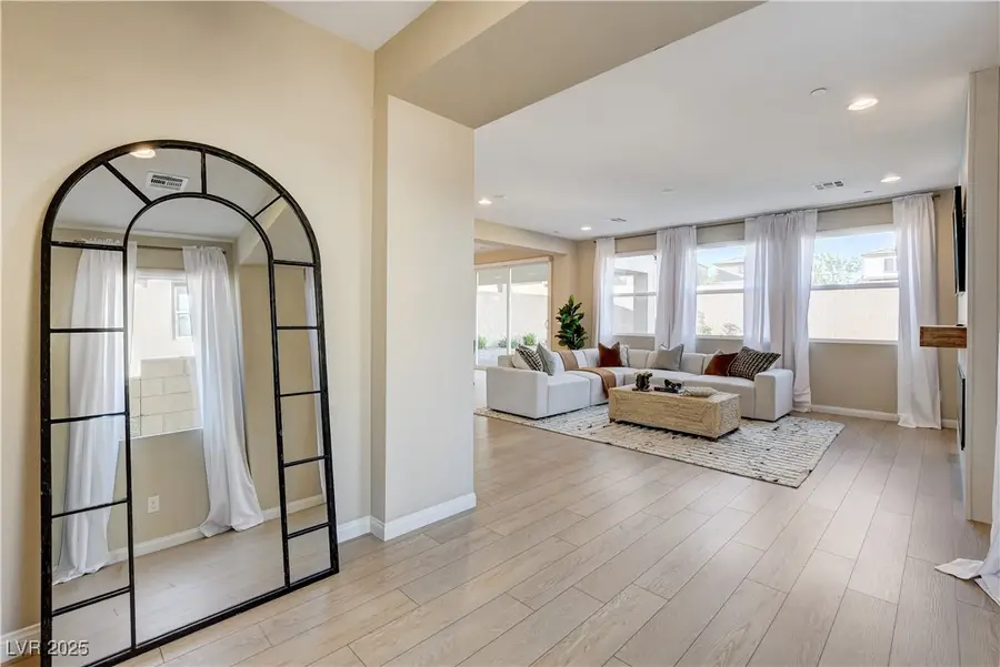 10374 Wedgedale Avenue, Las Vegas, NV 89166 - Image #2