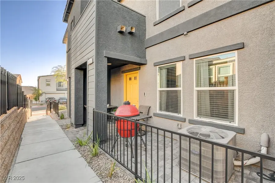 6914 Stratham Hill Street, Las Vegas, NV 89166 - Image #3