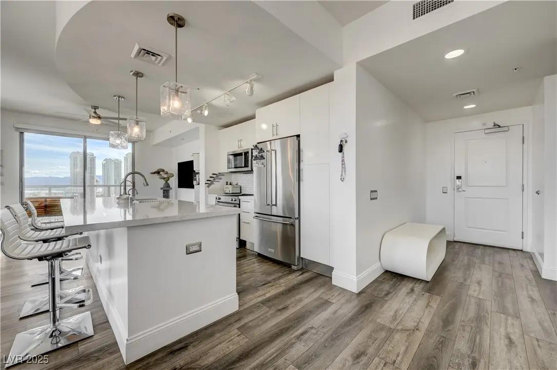 200 W Sahara Avenue #1808, Las Vegas, NV 89102 - Image #1