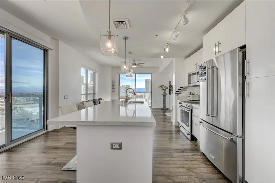 200 W Sahara Avenue #1808, Las Vegas, NV 89102 - Image #3