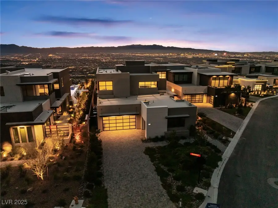 569 Overlook Rim Drive, Henderson, NV 89012 - Image #2