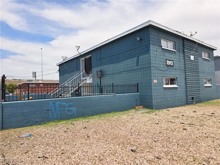 2913 Stewart Avenue, Las Vegas, NV 89101 - Image #2
