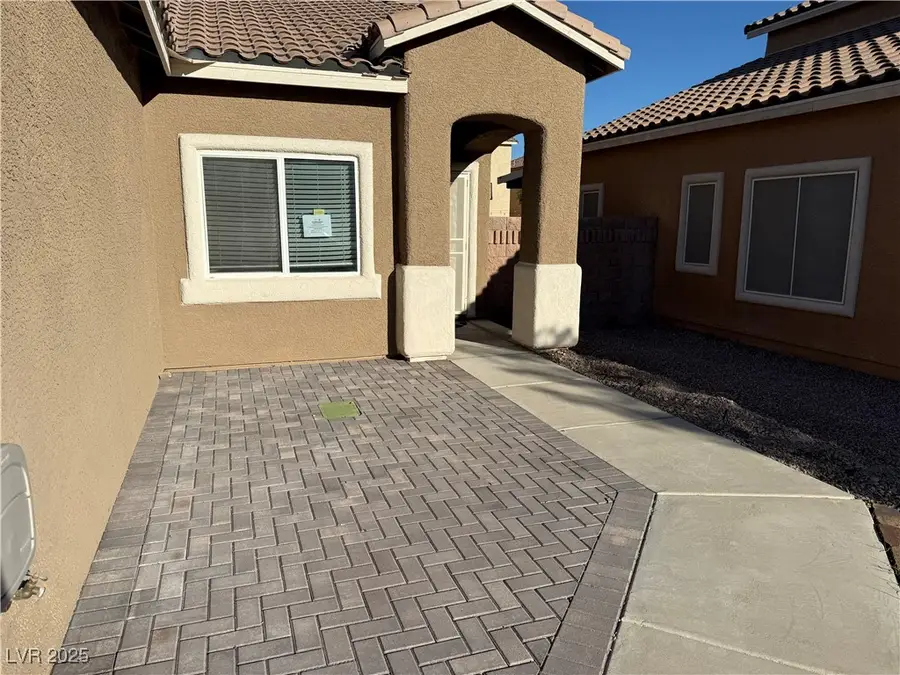 6304 Legend Falls Street, North Las Vegas, NV 89081 - Image #2