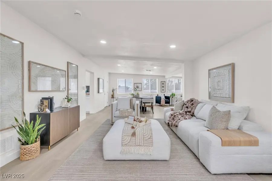 1506 E Saint Louis Avenue, Las Vegas, NV 89104 - Image #2