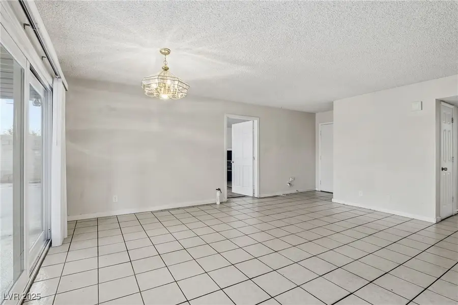 5208 Mountain View Drive, Las Vegas, NV 89146 - Image #2