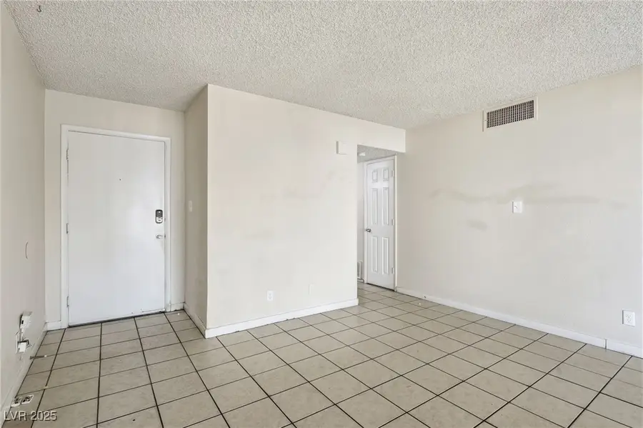 5208 Mountain View Drive, Las Vegas, NV 89146 - Image #3