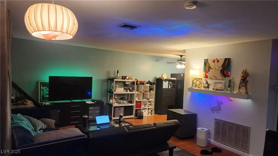 652 Greenbriar Townhouse Way, Las Vegas, NV 89121 - Image #1