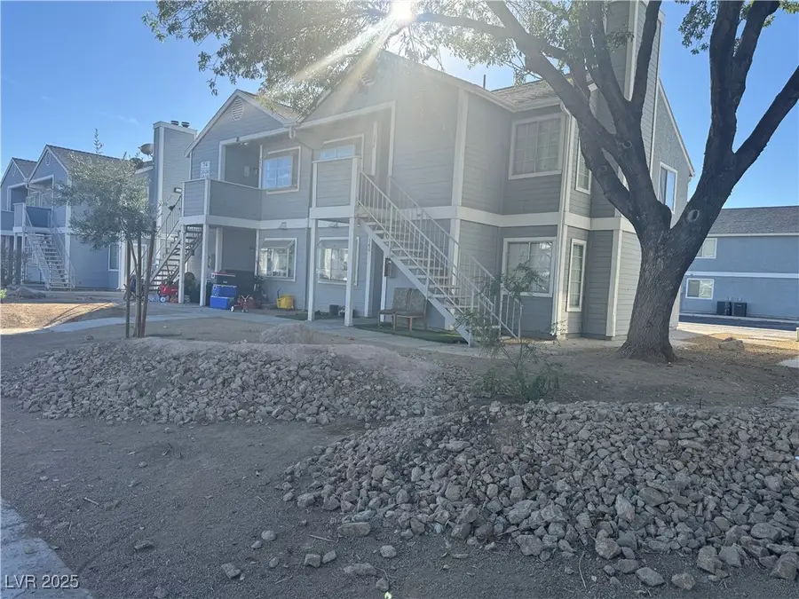 1901 Dwarf Star Drive, Las Vegas, NV 89115 - Image #3