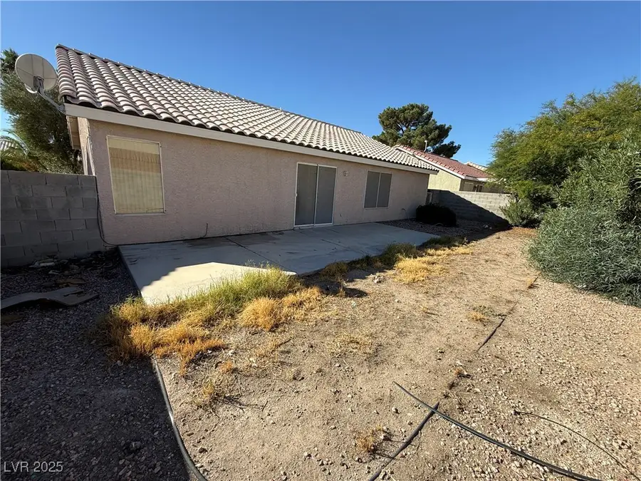 118 Breezy Shore Avenue, North Las Vegas, NV 89031 - Image #2