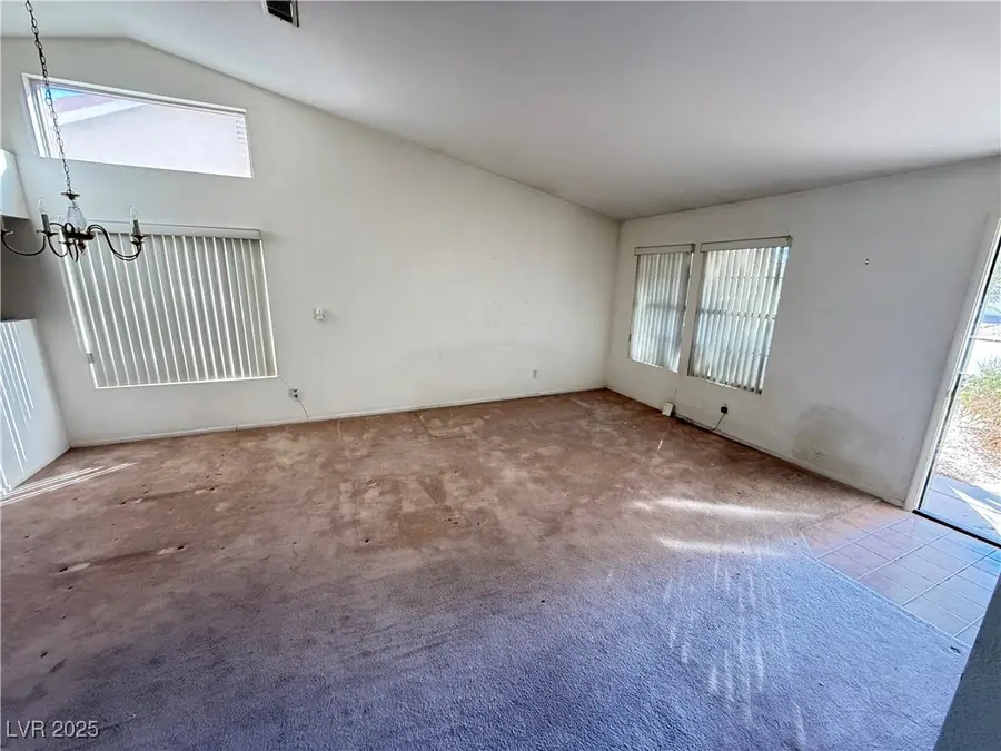 118 Breezy Shore Avenue, North Las Vegas, NV 89031 - Image #3