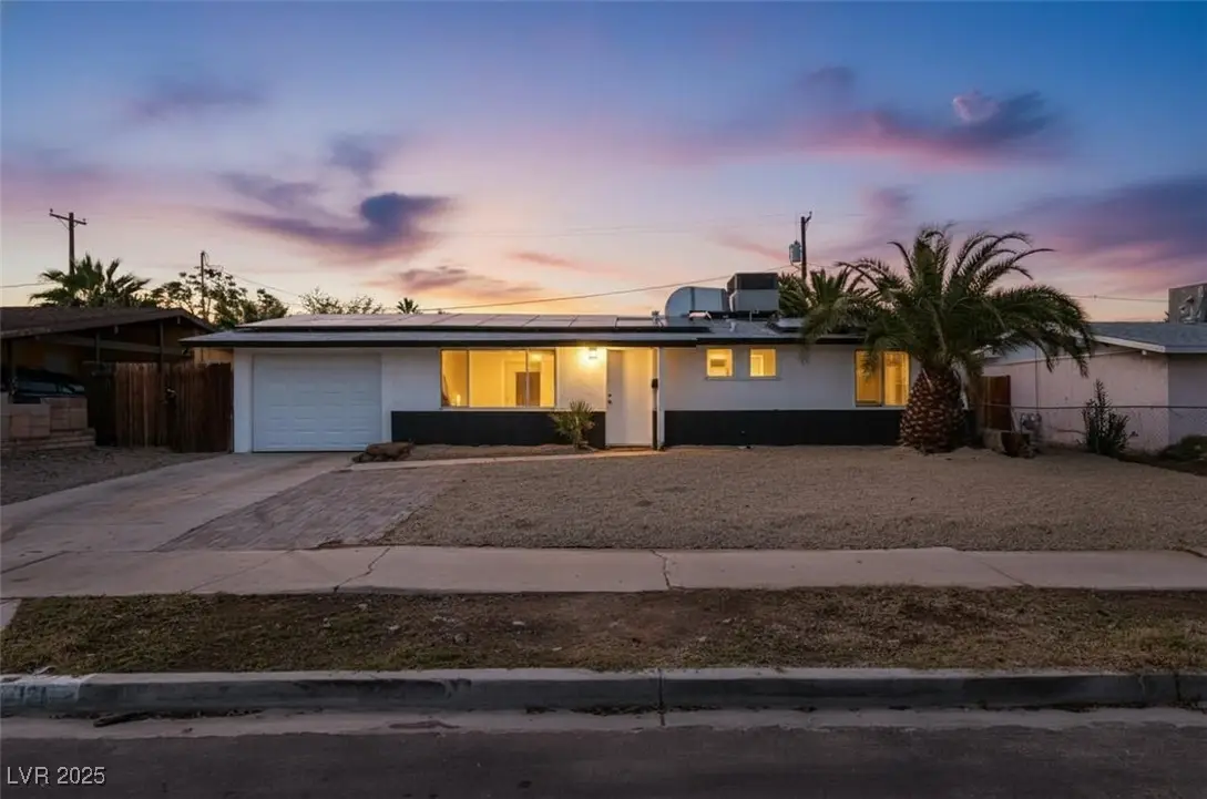 121 N 21st Street, Las Vegas, NV 89101 - Image #1