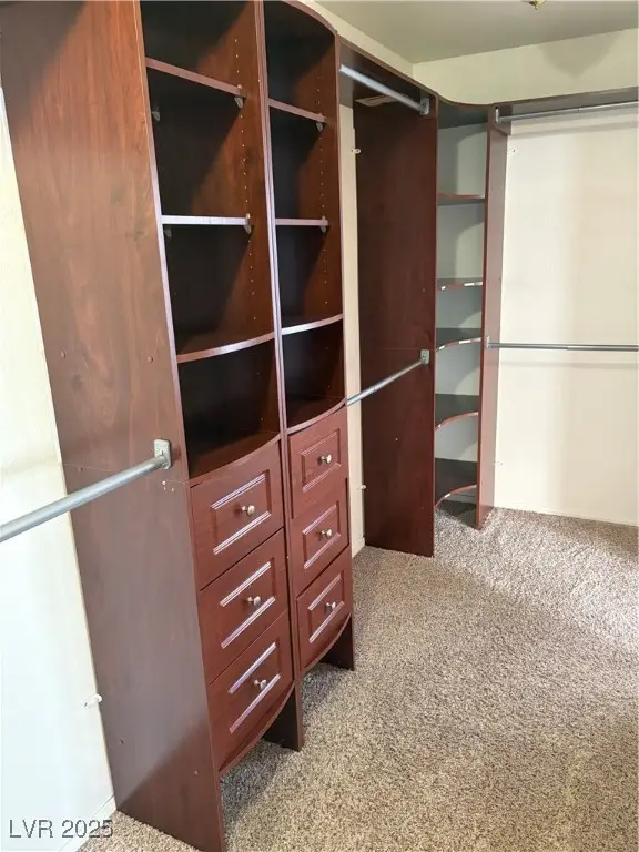 7020 King Solomons Court, Las Vegas, NV 89117