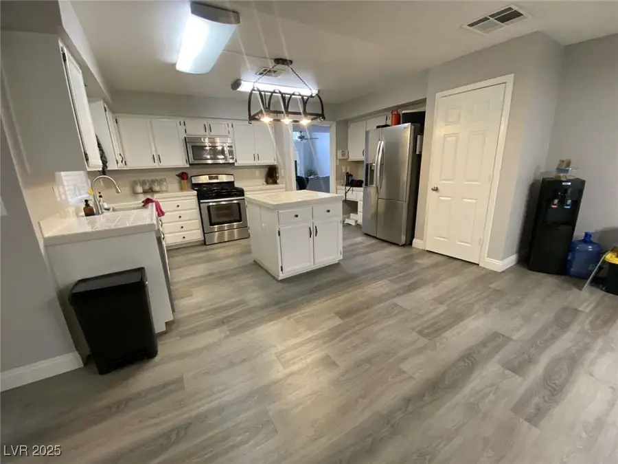 2624 Cathedral Lane, Las Vegas, NV 89108 - Image #3