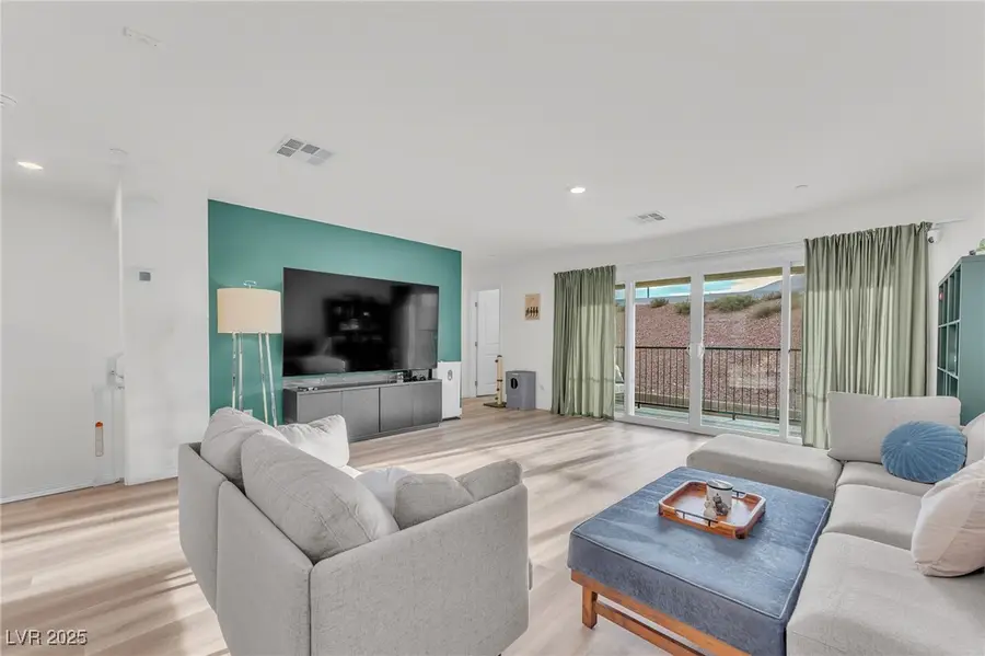 2835 Atomic Tangerine Way #6, Las Vegas, NV 89183 - Image #3
