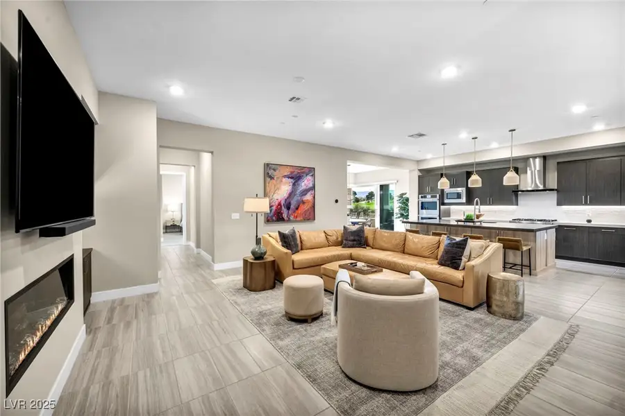 9141 Las Manaitas Avenue #202, Las Vegas, NV 89144 - Image #2