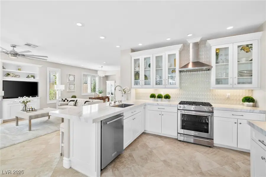 8205 Ruby Mountain Way, Las Vegas, NV 89128 - Image #2