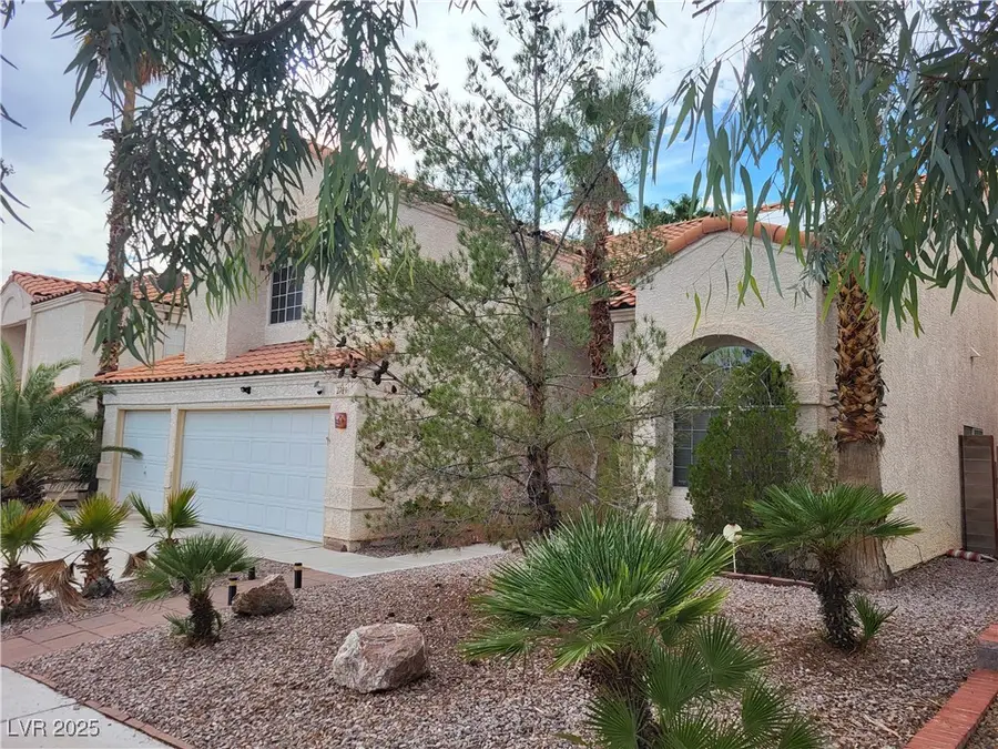 2729 Beachside Court, Las Vegas, NV 89117 - Image #2