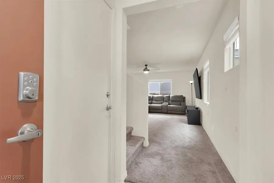 6518 Kimberly Avenue, Las Vegas, NV 89122 - Image #2