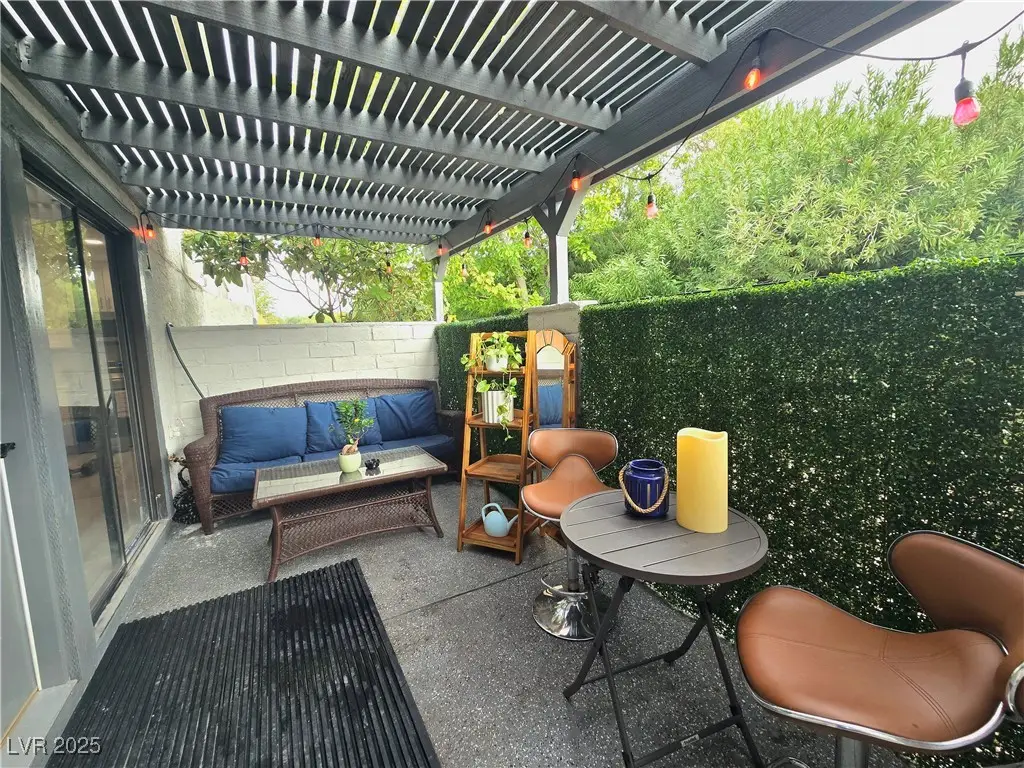 925 Willow Tree Drive #B, Las Vegas, NV 89128 - Image #1