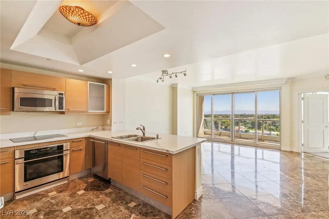 322 Karen Avenue #903, Las Vegas, NV 89109 - Image #1