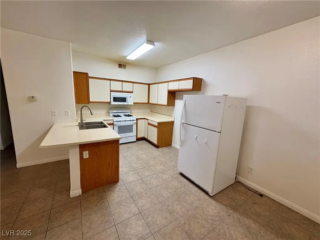 5751 E Hacienda Avenue #226, Las Vegas, NV 89122 - Image #1