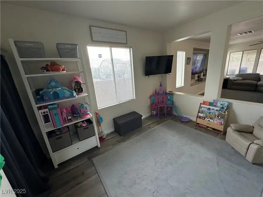 2929 Salado Creek Avenue, North Las Vegas, NV 89081 - Image #2