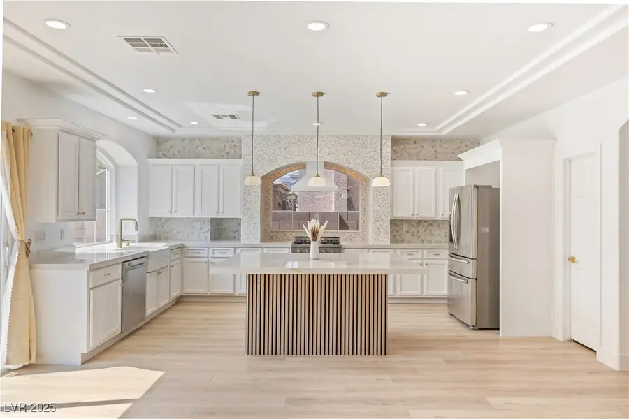 9669 Black Coyote Court, Las Vegas, NV 89139 - Image #2
