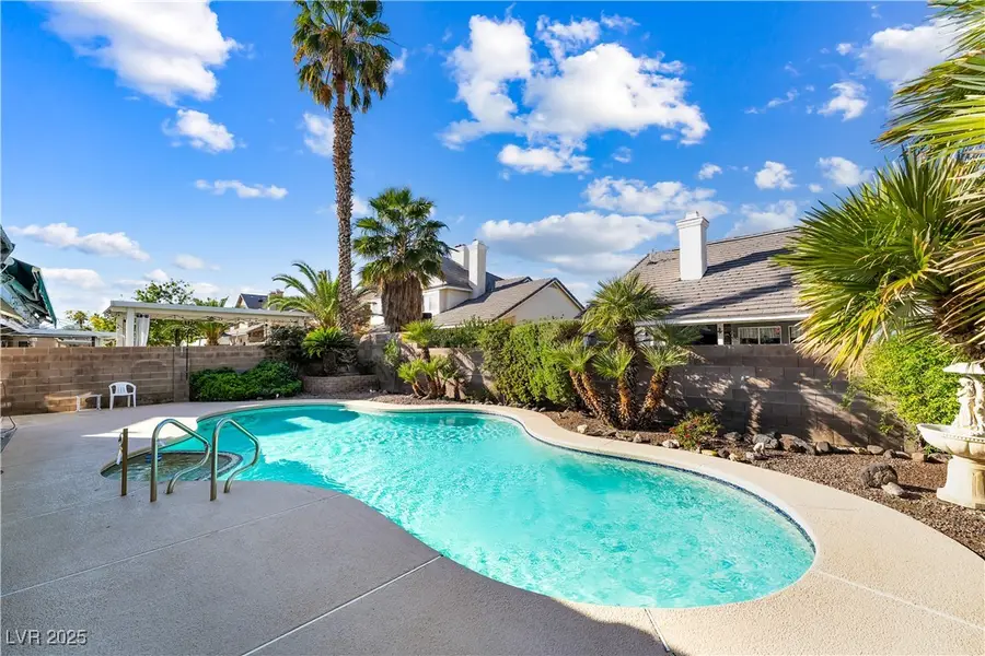 313 Vallarte Drive, Henderson, NV 89014 - Image #2