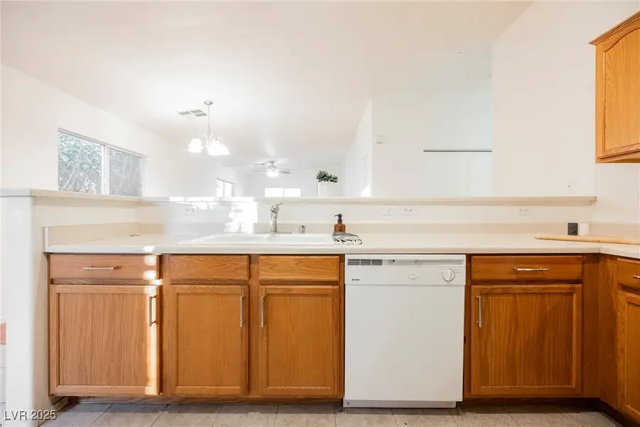 4960 Mascaro Drive, Las Vegas, NV 89122 - Image #3