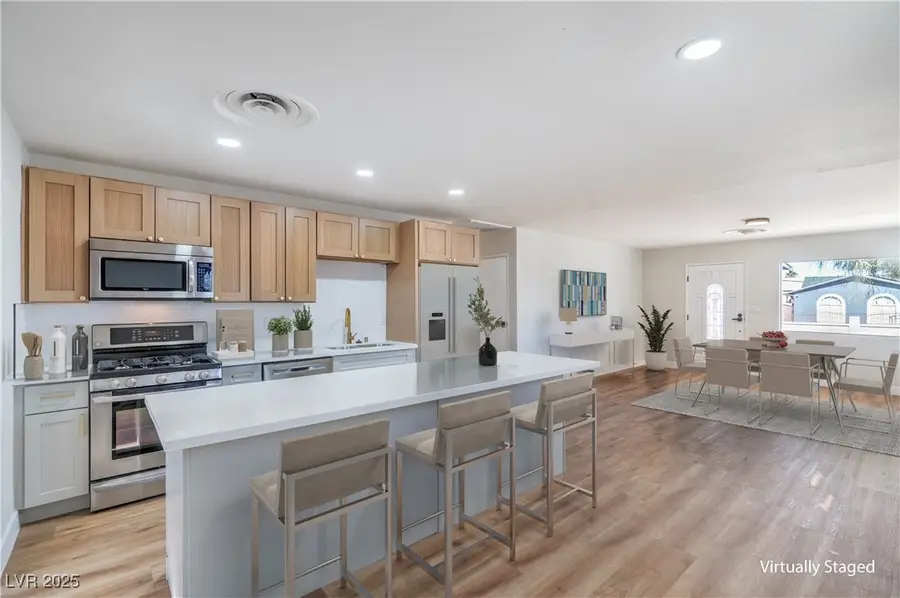 3114 Scarlet Oak Avenue, Las Vegas, NV 89104 - Image #2