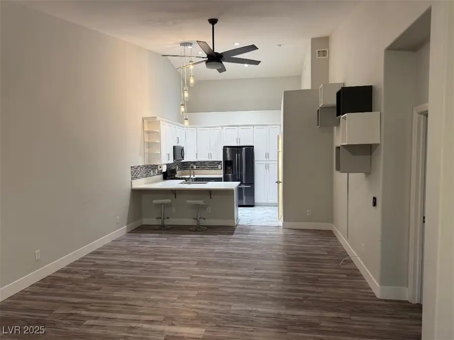 2100 Quarry Ridge Street #203, Las Vegas, NV 89117 - Image #2