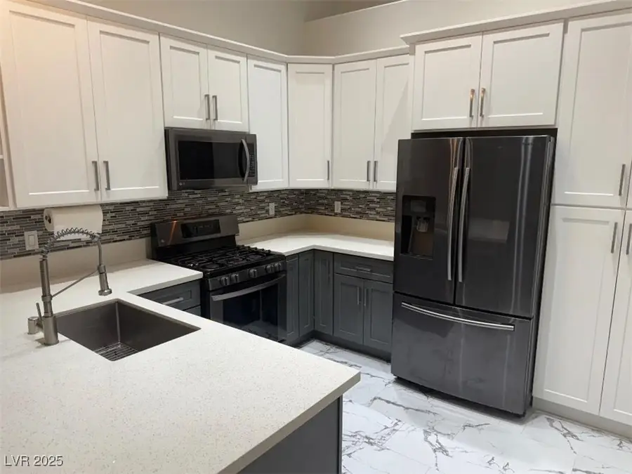 2100 Quarry Ridge Street #203, Las Vegas, NV 89117 - Image #3