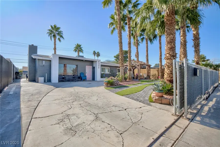 4305 Vegas Valley Drive, Las Vegas, NV 89121 - Image #2