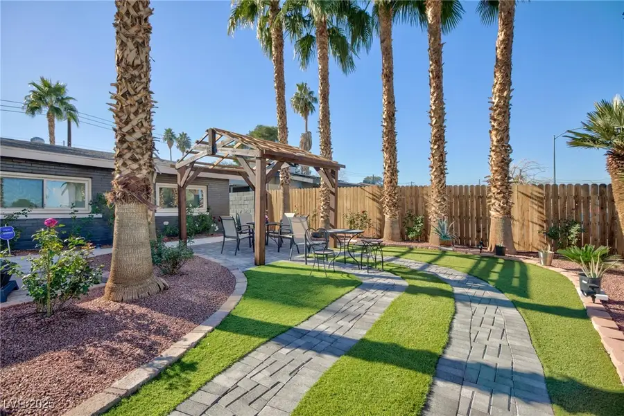 4305 Vegas Valley Drive, Las Vegas, NV 89121 - Image #3