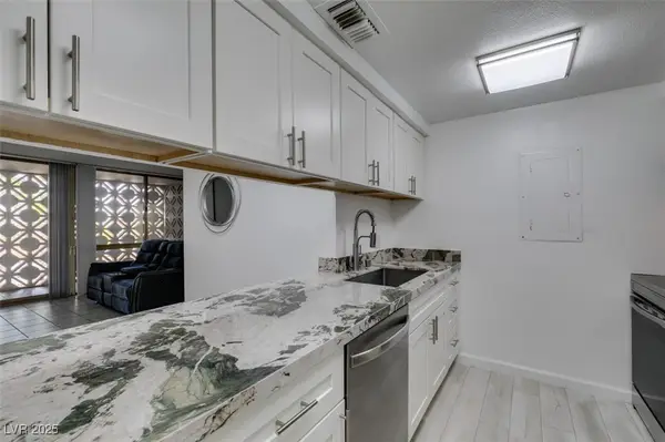 205 E Harmon Avenue #112, Las Vegas, NV 89169