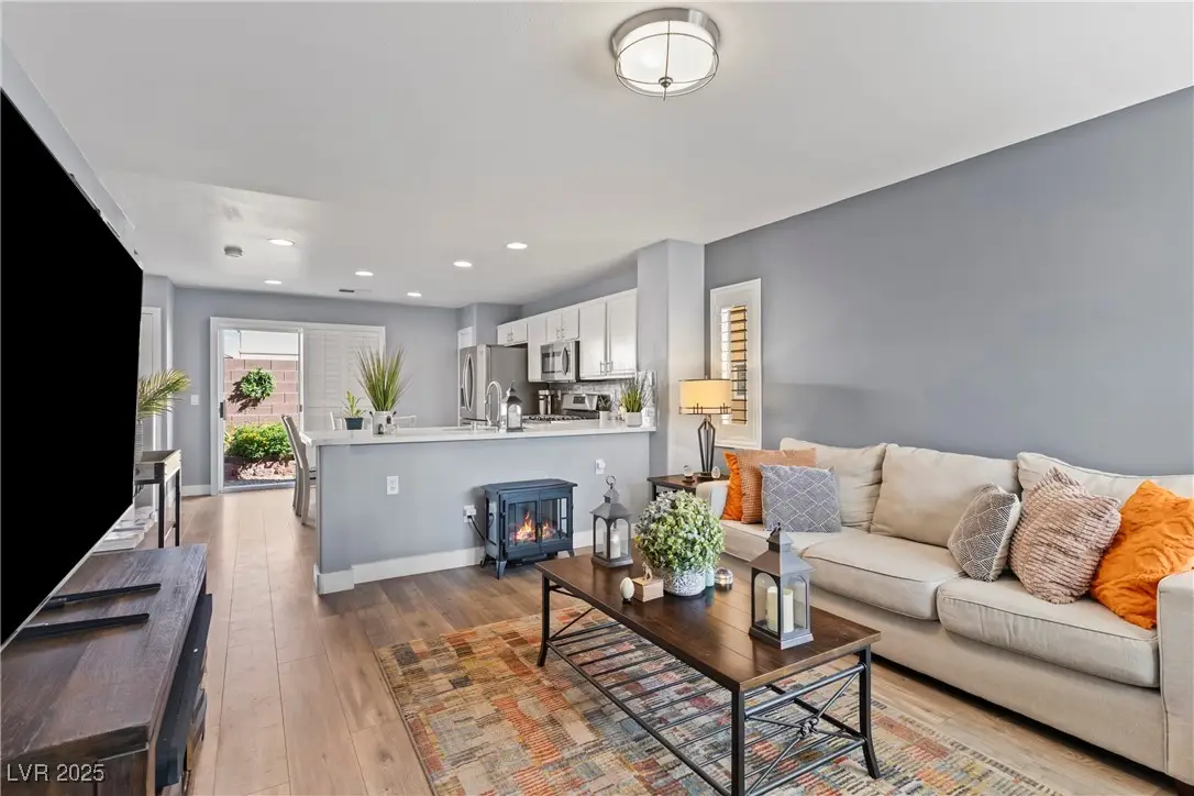 10400 Coyote Cub Avenue, Las Vegas, NV 89129 - Image #1