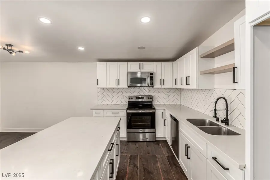 3220 Stanley Avenue, North Las Vegas, NV 89030 - Image #3